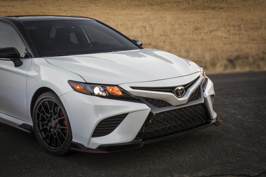 Детали экстерьера Toyota Camry TRD 2019 года  (NA) (фото 9 из 23)
